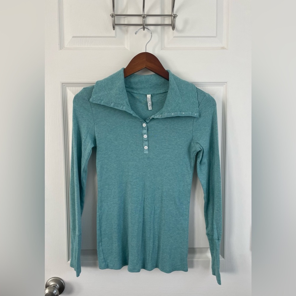 Old Navy Teal Button-Up Long Sleeve Top